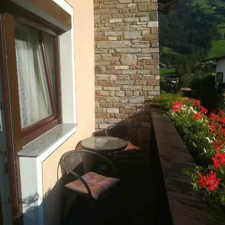 Homestay Haus Heckenrose Westendorf
