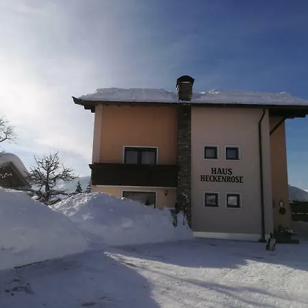 Haus Heckenrose Homestay *